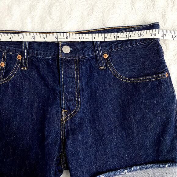 Levi's Blue Dark Wash Denim 501 Cuffed Button Fly Summer Beach Shorts 28 - Picture 6 of 8